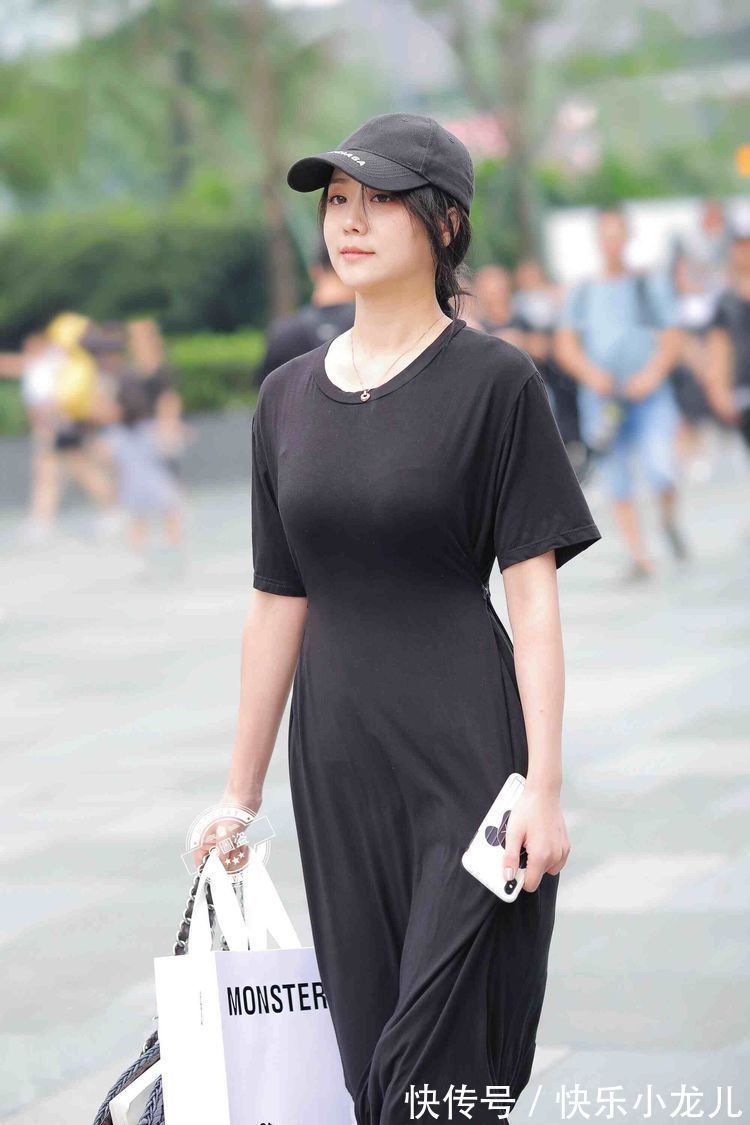 穿搭 大方优雅的连衣裙穿搭充满美俏的气质,休闲百搭又耐看,大气自然