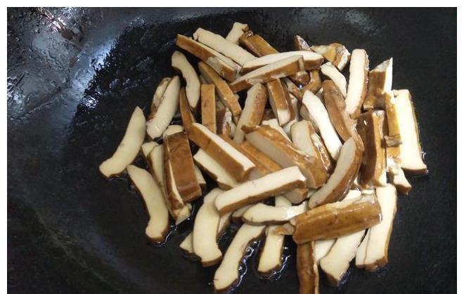 豆干|冬瓜这样做太好吃了,加入2样配菜,冬瓜清淡透明有营养,真香