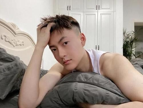 哥哥|这枚爱做饭的鲜肉空少有点帅