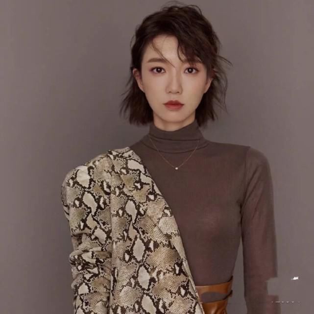 扎丸子头|留长发怎么度过尴尬期?几个小技巧,做个甜美的姑娘