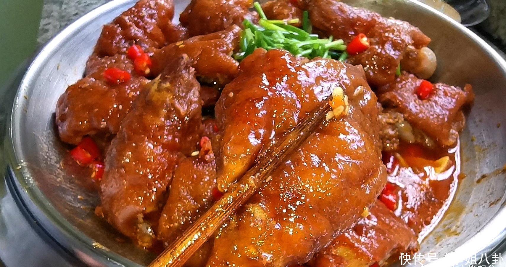 酸辣猪蹄,十几年老配方,秘制泡番茄酸香独特,好吃