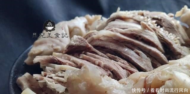 天冷炖羊肉,直接下锅炖就“废”了,记住3点,汤鲜味美,无膻味