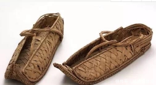 历史上4大奇葩鞋子: 图二是有钱人穿, 最后一双如今却无人敢穿!