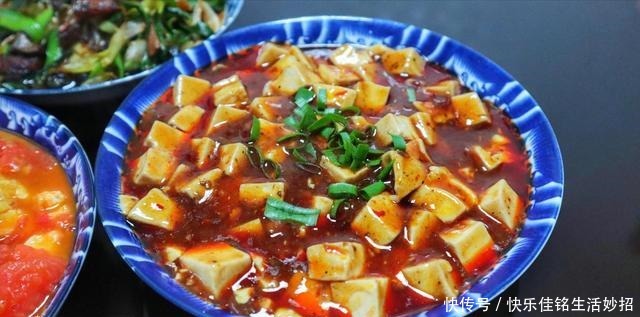 父母不在,媳妇精心做了4道菜,晒朋友圈引来嘲笑多久没吃米饭