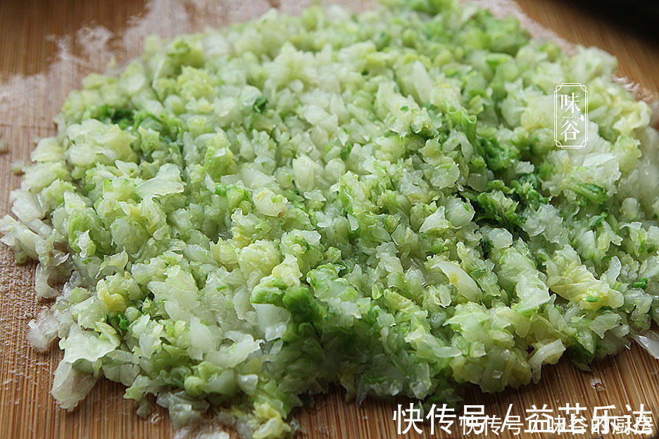 冬天这菜正当季，1块钱1斤做成早餐饼，不发酵不揉面，营养解馋