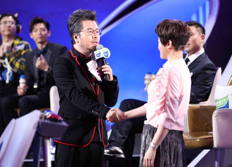 鳥巢|因調(diào)侃大陸綜藝被批,卻靠大陸綜藝翻紅,在鳥巢開演唱會(huì)被稱奇跡