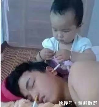 |搞笑图片幽默段子笑话:大哥你的儿子可真会玩哦,跟你学的么?