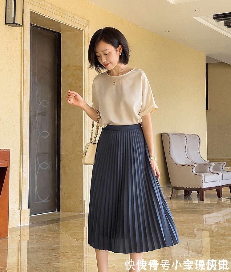 衬衫 初秋只需这3件单品就够了:针织衫、半身裙、衬衫,打造高级感