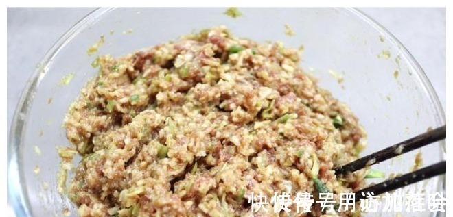 羊腿|羊肉馅饺子没吃过大厨教你在家做，味道鲜美无膻味，好吃！
