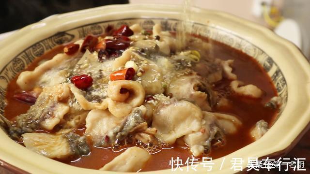 配菜|水煮鱼怎样做更好吃?大厨详细讲解鱼片腌制技巧,鱼肉滑嫩无腥味