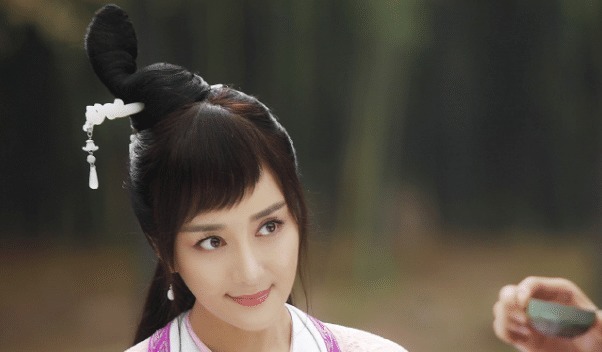 不解之缘|从小长相就很漂亮的李依晓,还曾经学过戏曲,与表演有着不解之缘