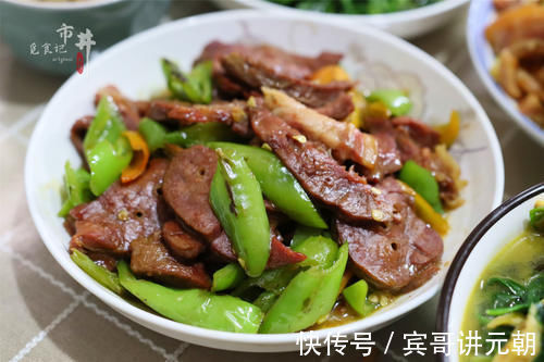 午餐|一家6口的“实惠”午餐,菜不精致但下饭,网友:正经过日子的人家