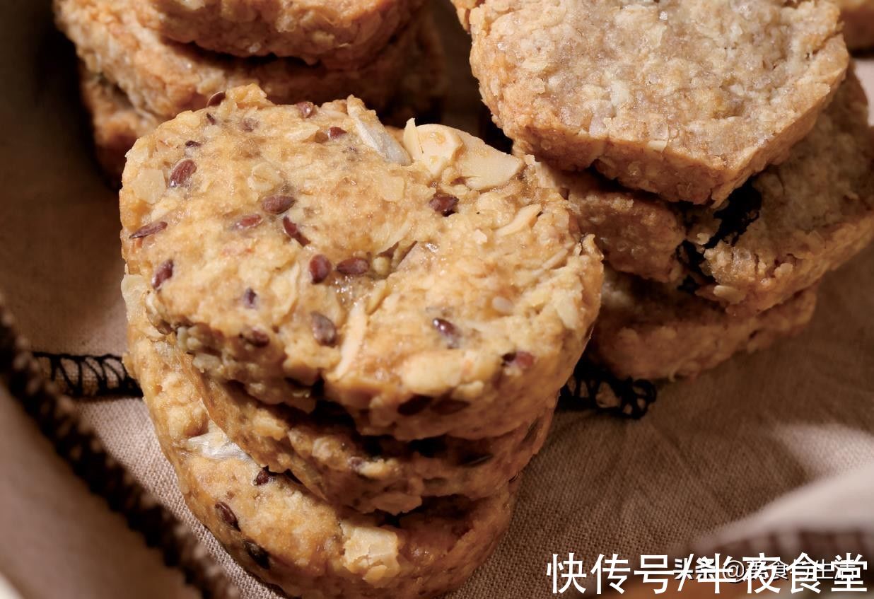 橄榄油杂粮饼干，早餐好味道，越吃越香还不胖