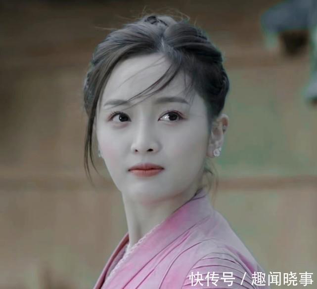 |吴宣仪机场同粉丝对话好搞笑,反矫情达人上线,性格真的很不错