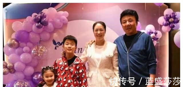 女儿|温馨!王楠三亚过春节带女儿去哈根达斯,一脸慈爱看女儿吃冰淇淋!