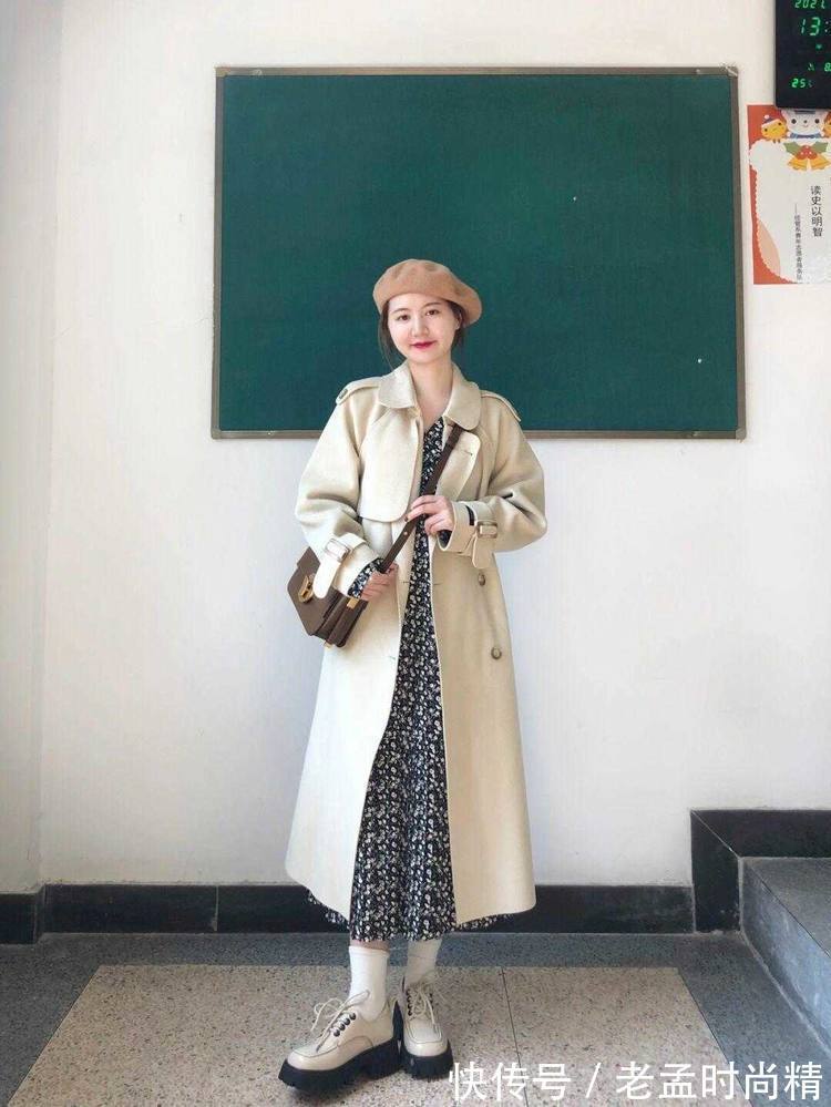 搭配|大衣+碎花裙搭配,优雅大方有韵味