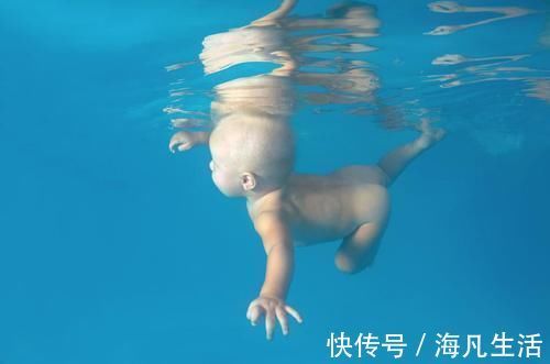 宝宝|小婴儿引以为傲的3个“本领”,但半岁还没消失,很可能是病了