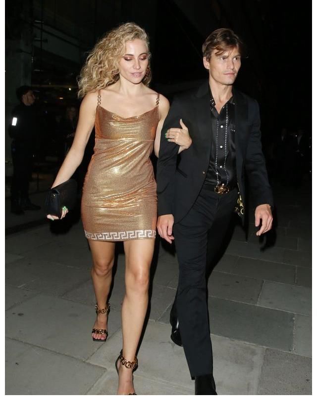 派对|皮克茜·洛特(Pixie Lott)和奥利弗·柴郡在伦敦参加GQ的派对