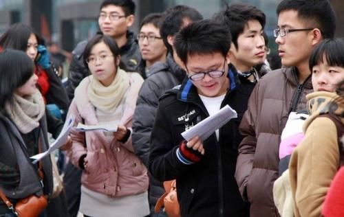 进入大学后要“学会做人”，别给辅导员增添烦恼，否则大学不好过