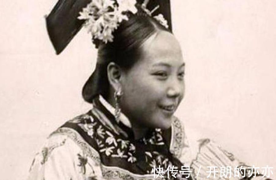 礼仪 清朝富婆对头发有多宝贝发型讲究,洗发复杂,剪发还要挑日子