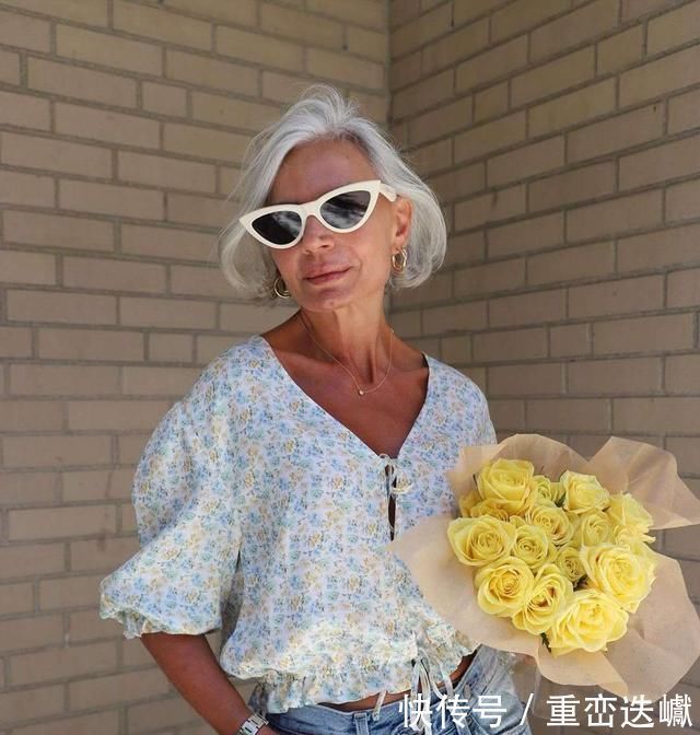 想要显年轻的中年女人,最实用的“减龄”形象打造,2招改头换面