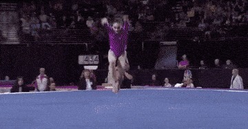 |搞笑GIF趣图：英语考试，我碰到个单词不会，偷偷传纸条给哥们