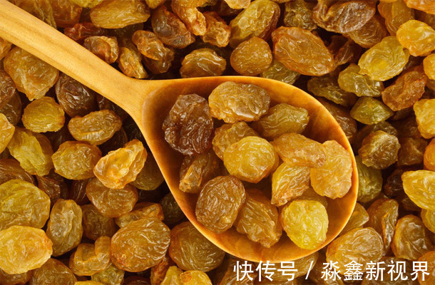 营养物质|50岁后睡前吃这“小零食”,眼睛亮,血管通,血压稳,养生更长寿