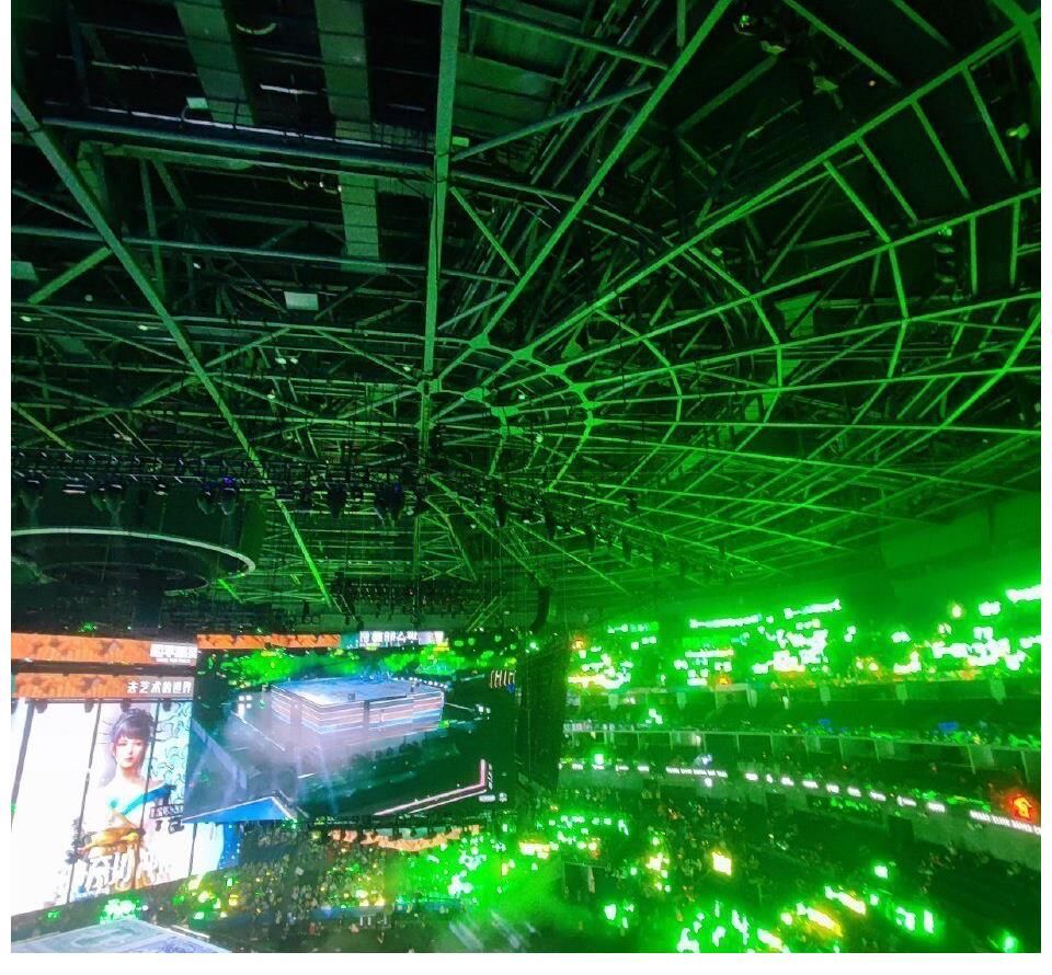 王一博和粉丝的双向奔赴王一博绿海小合集…