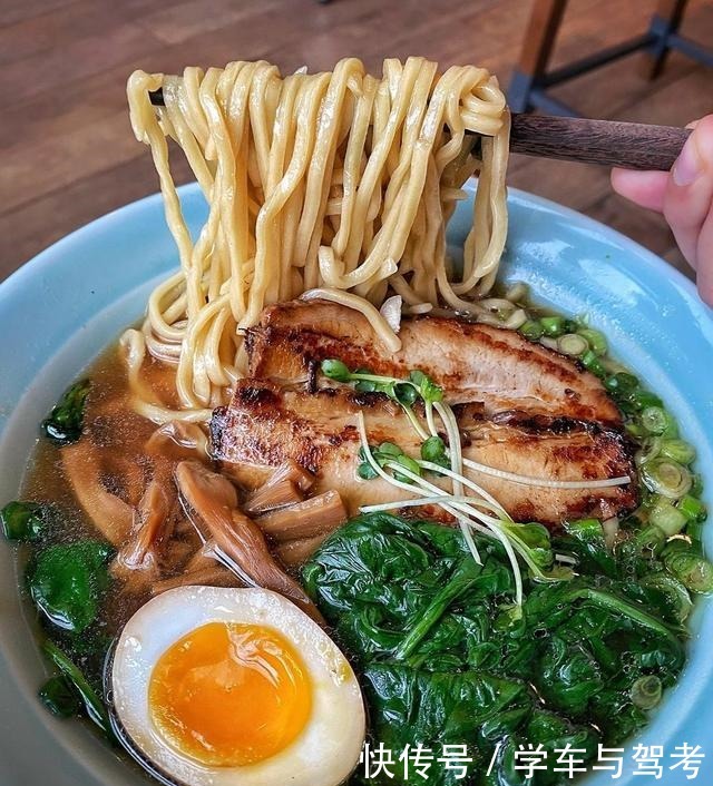 你饿不饿,饿了就去吃面啊