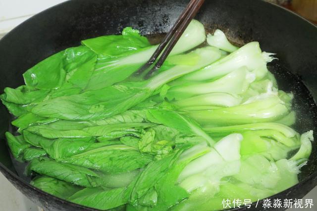  适合|最适合夏天吃的素馅包子，鲜香味美，松软不塌陷，越吃越香