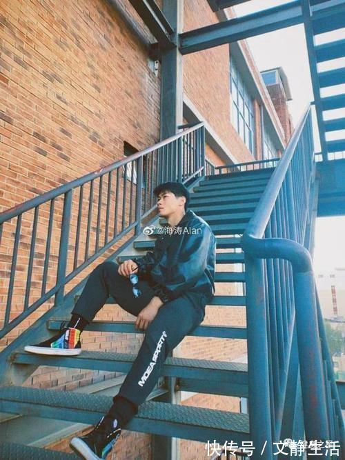 学生时代|22岁“小鲜肉”脱衣秀身材,白巧克力腹肌有点可!