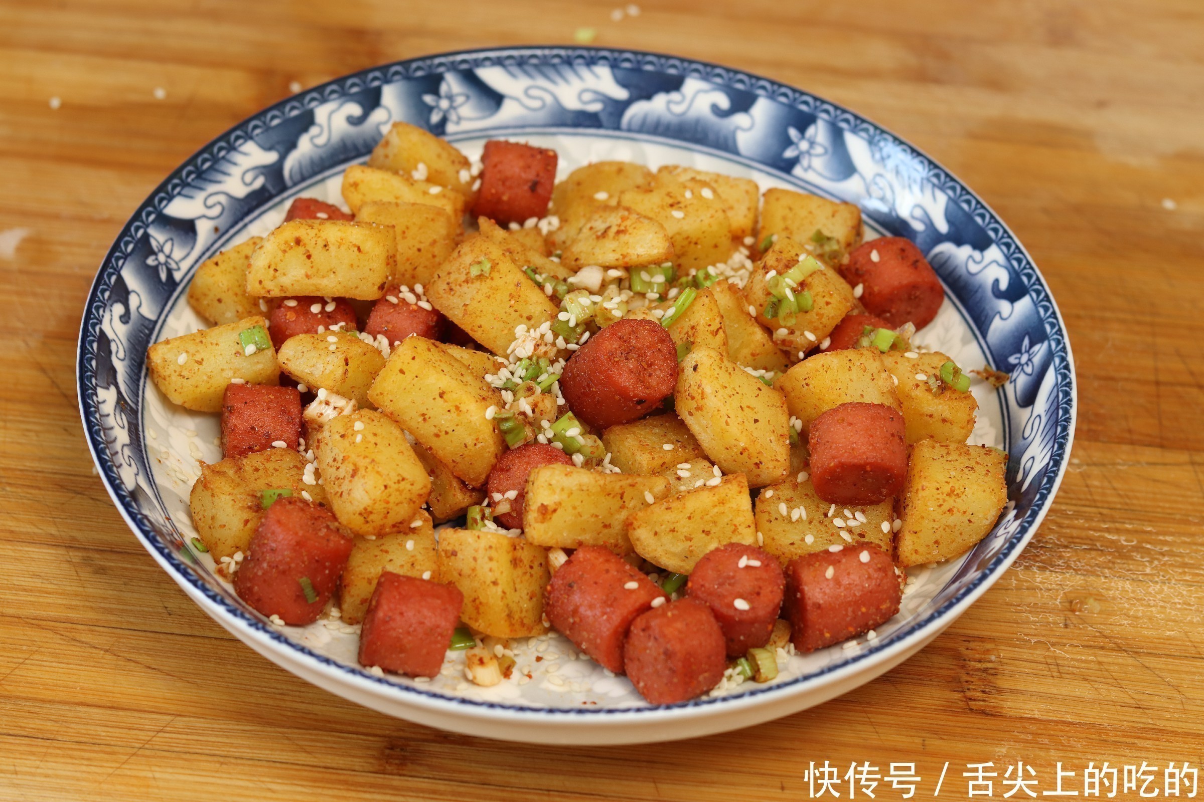 吃肉|土豆别炒着吃了,教你一个新做法,我家一周吃5次,比吃肉还过瘾