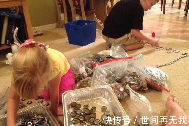 直击男子五年攒下2530个瓶盖,制作了一个别致的吧台