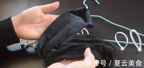 袜子|衣架上绑几根扎带, 放阳台上太实用了, 解决了困扰大家的一个难题