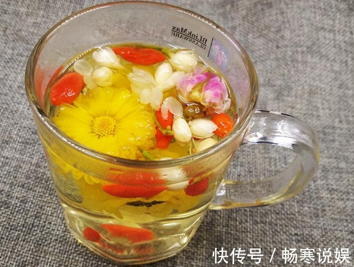 何首乌|三味药泡茶喝,坚持半个月,黑眼圈、眼袋通通全消失,越变越美