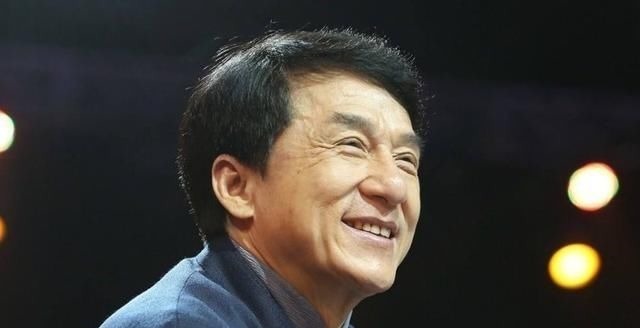 成龙&成龙书法被赞不输书法家!书协大佬:明星字而已,别扯淡,丢人