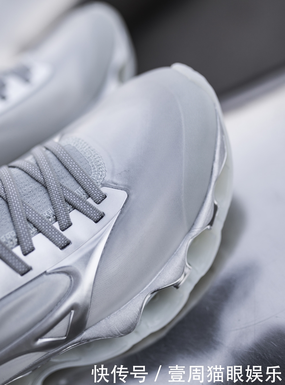 近期「最限量球鞋」就是它!潮流「性感大师」联名