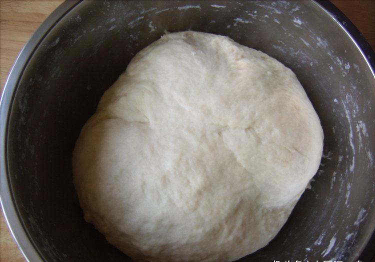 凉了也不硬的葱花饼，究竟怎样做才好吃？面点师教你正确做法