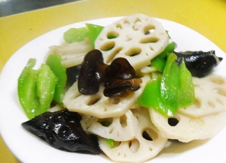 聪明的人都在吃3种食物，补充营养、增强体质，早吃早好！