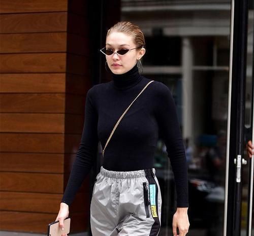  高领|别再乱买“高领毛衣”了！选款时注意这4个要点，穿对才有女神范