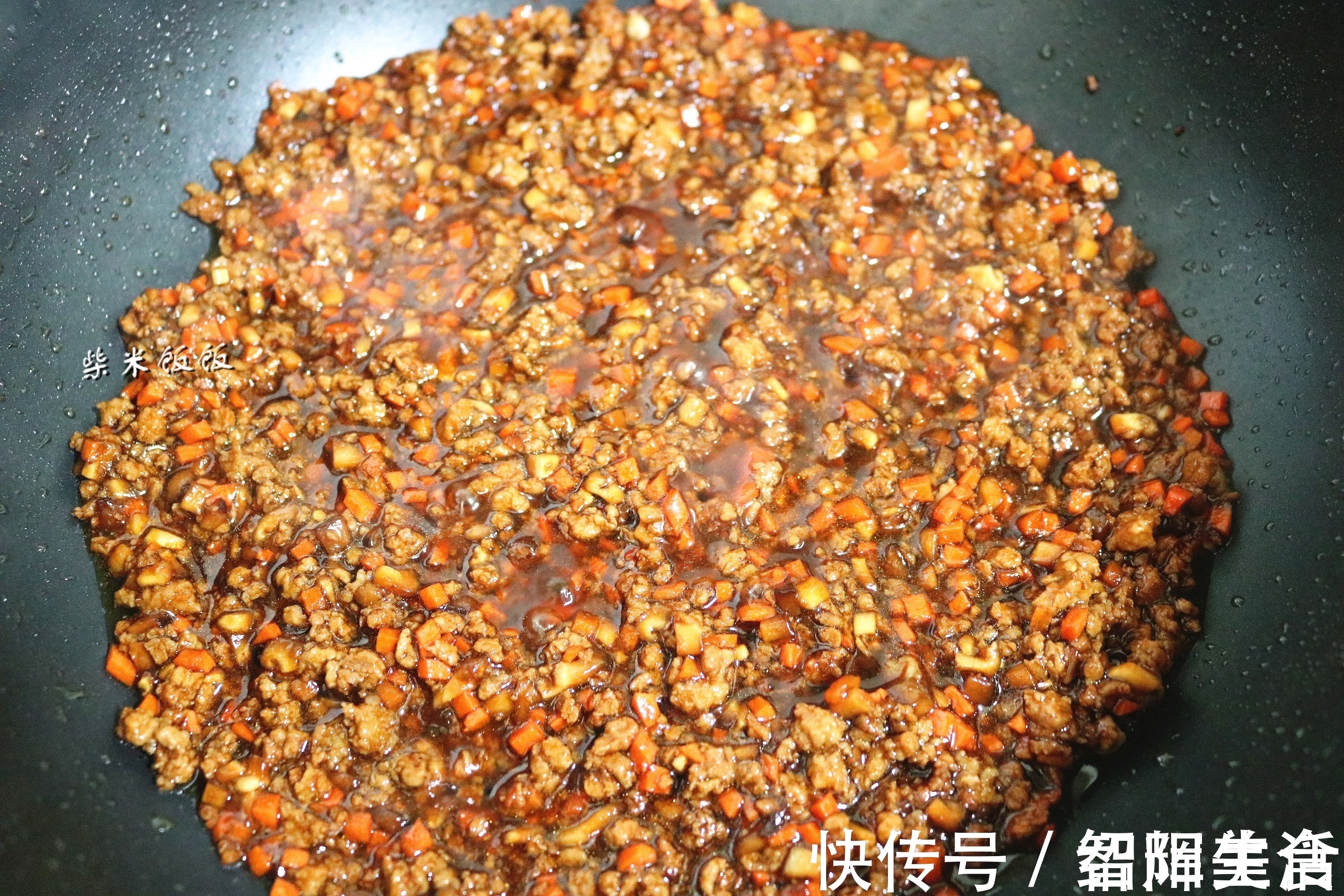 糯米|我家吃烧麦从不买，这做法简单，捏一捏10分钟出锅，4个不够吃