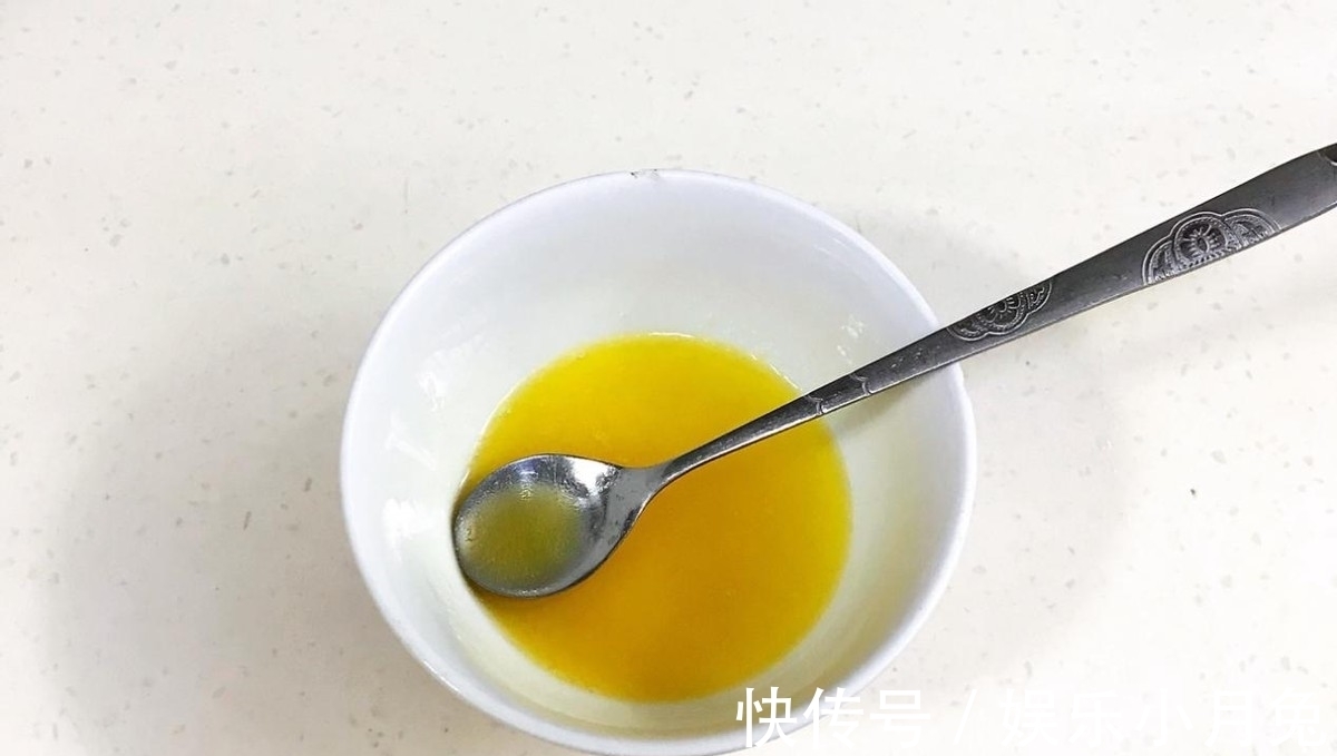 蒜泥|吃剩下的吐司再加工，做成蒜蓉吐司条，大人孩子都爱吃