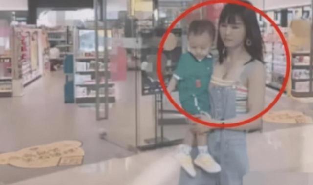 宝宝|“最美姥姥”火了,产房外风头超过宝宝,姥姥:别看我,看我外孙