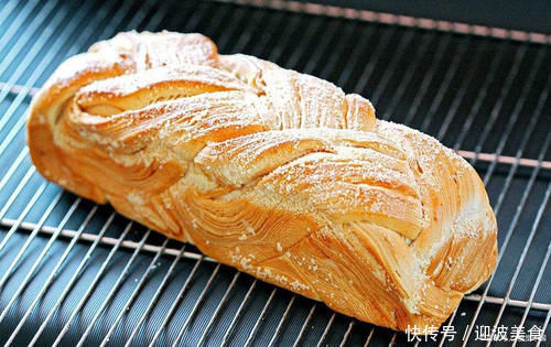 想吃面包了，家里没烤箱，没面包机，没厨师机，也能做面包