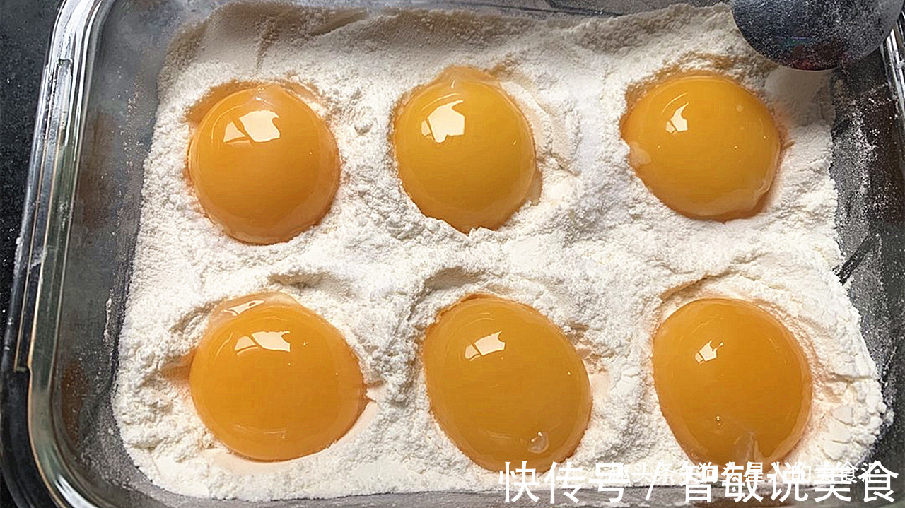 分享2天快速腌制咸蛋黄，个个通红透亮，起沙又流油，做点心很香