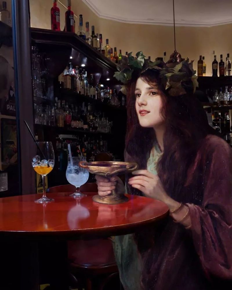 油画中的美人都跑了出来,就藏在我们周围,你能发现她们吗