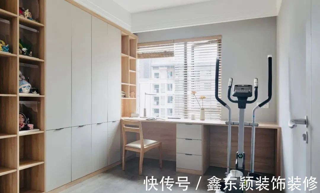 客餐厅|110平三居室，花11万精装房改造，卡座+餐边柜设计，温馨实用！