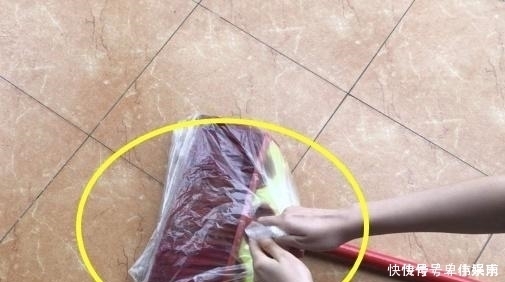 天天打扫,地上一层“毛絮”,这样做“双管齐下”,一个月不用扫