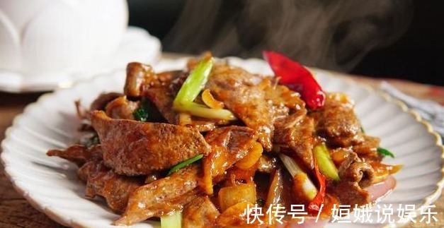 大厨分享招牌小炒菜，让人越吃越上瘾，比饭店的好吃还实惠