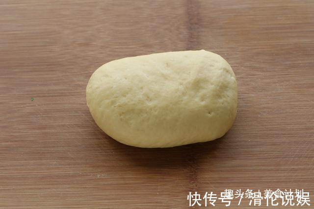 面粉简单新吃法，用杯子一压，早餐好吃又营养，比包子馒头油条强